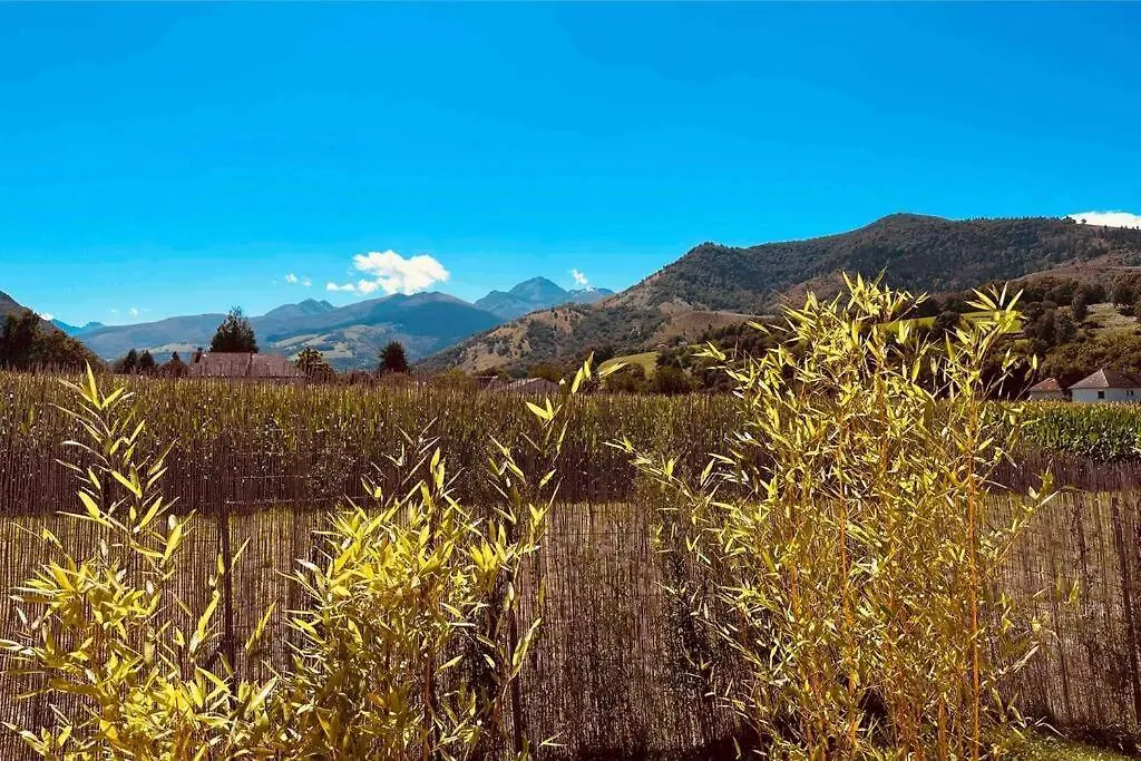Holiday home Maisonnette Avec Vue Montagne Et Jardin Gerde