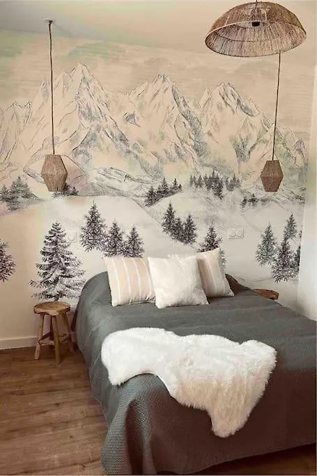 Maisonnette Avec Vue Montagne Et Jardin Gerde France